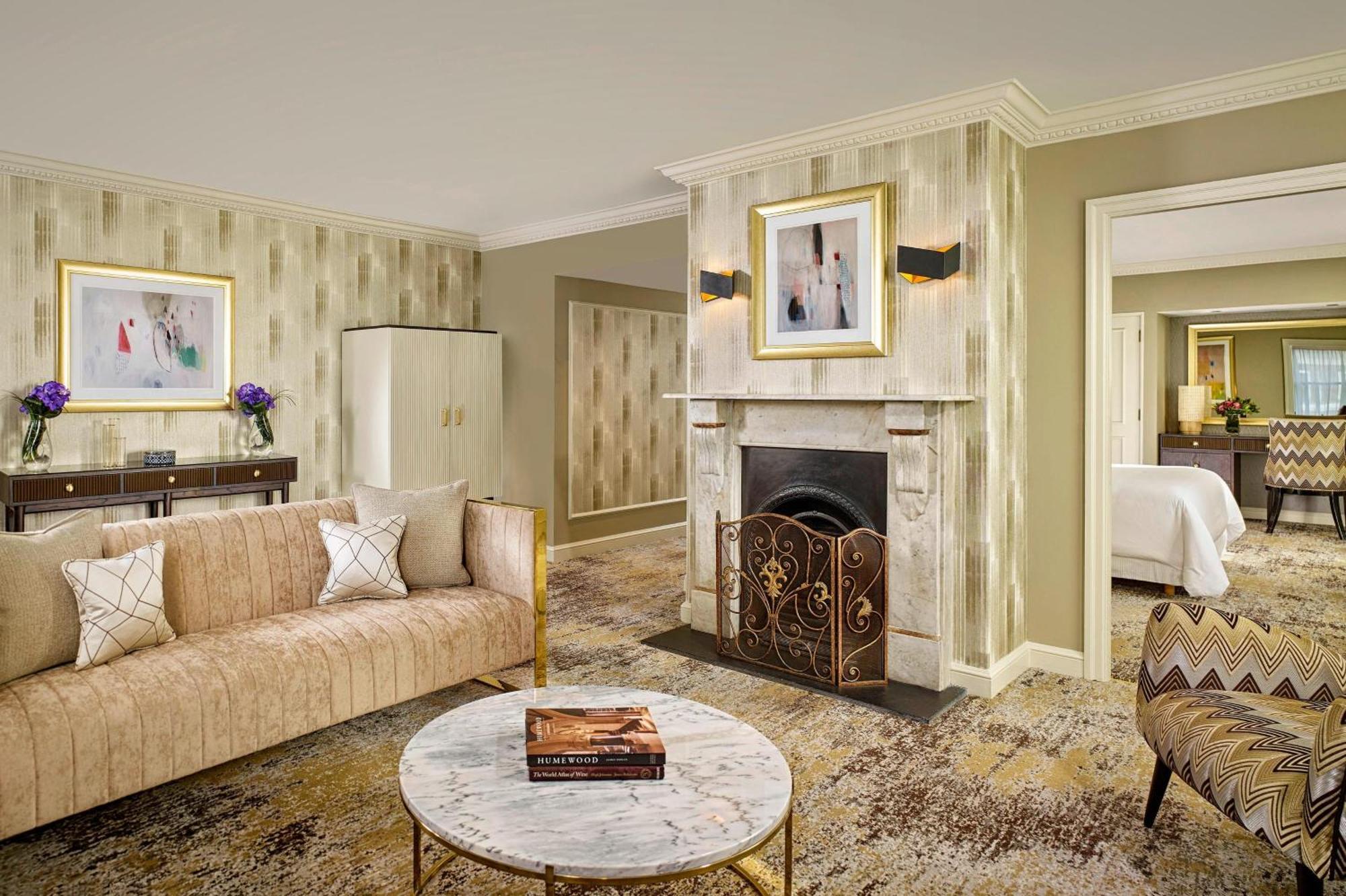 The College Green Dublin Hotel, Autograph Collection Exteriör bild