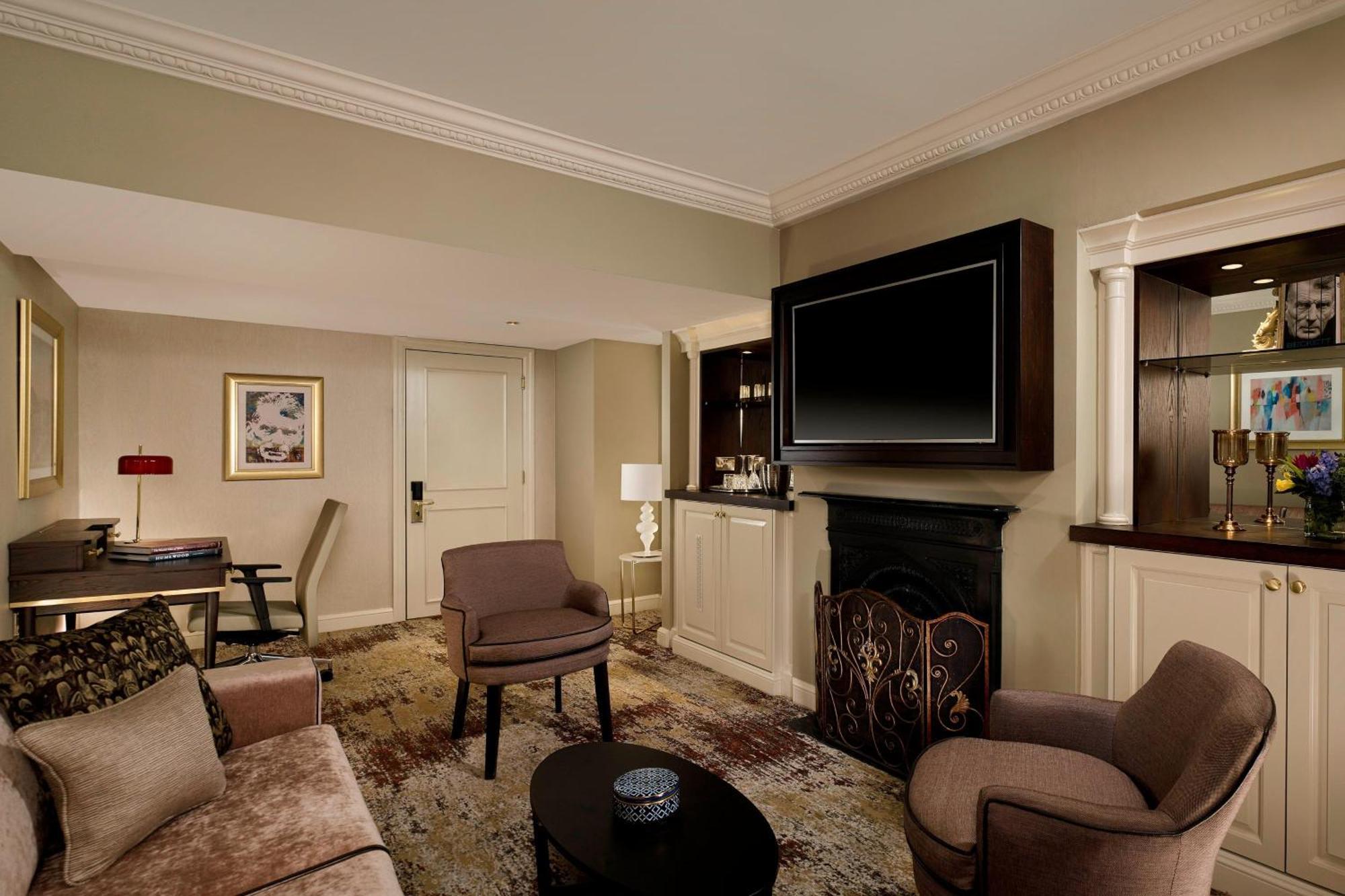 The College Green Dublin Hotel, Autograph Collection Exteriör bild