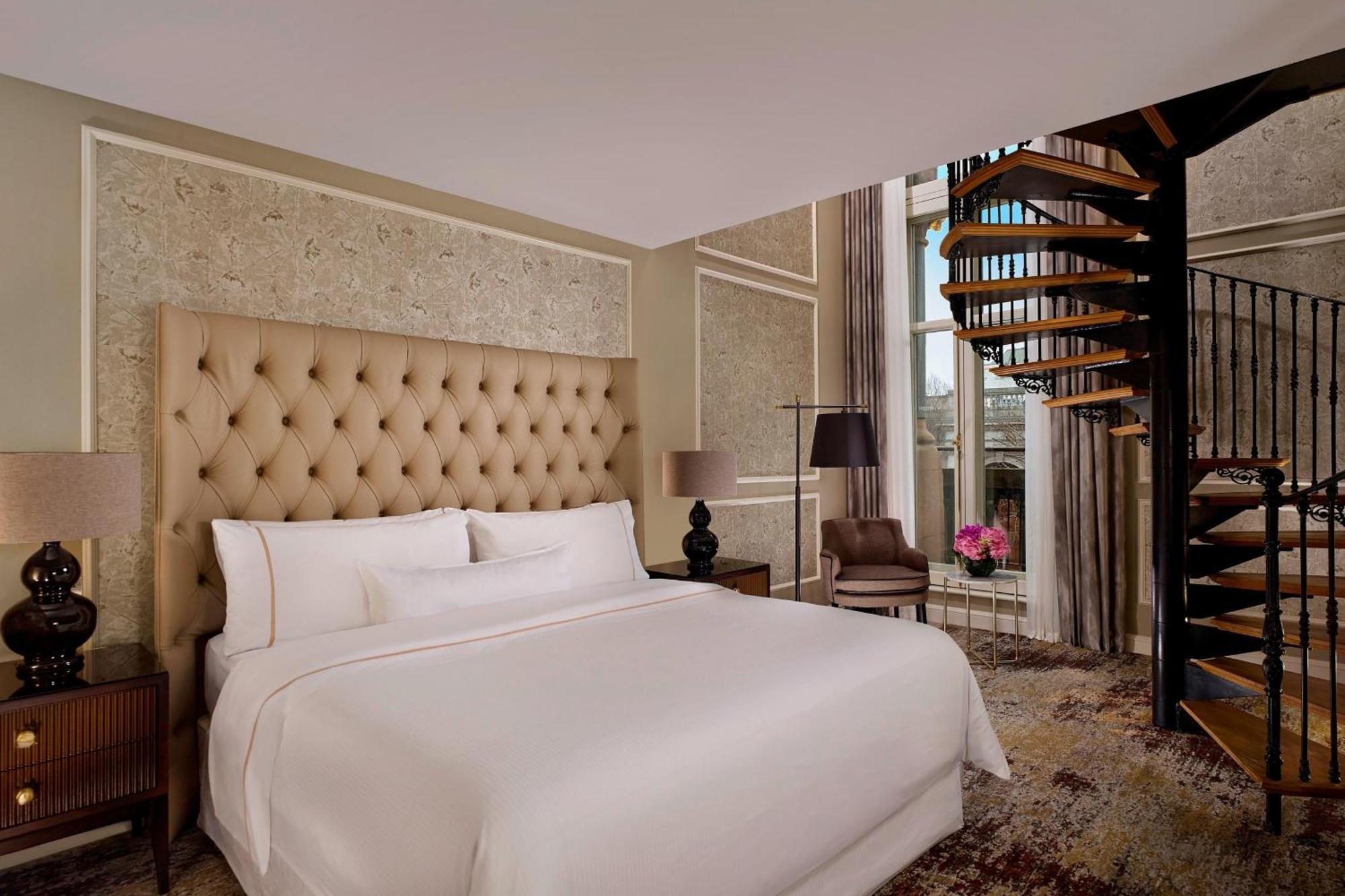 The College Green Dublin Hotel, Autograph Collection Exteriör bild